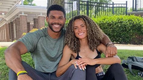 ‘we Love Because He First Loved Us’ Olympic Gold Medalist And Former Nfl Player Wed In