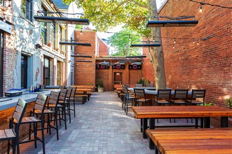 Take It Outside Great Outdoor Dining At Alexandria Restaurants