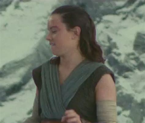 Daisy Ridley News On Twitter Rey Does Have A Bruisecut Above Her