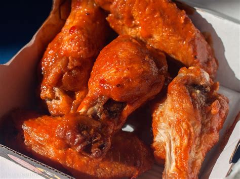 The key difference between buffalo wings and hot wings is often the spiciness factor: Buffalo Wild Wings vs. Wingstop review - Business Insider
