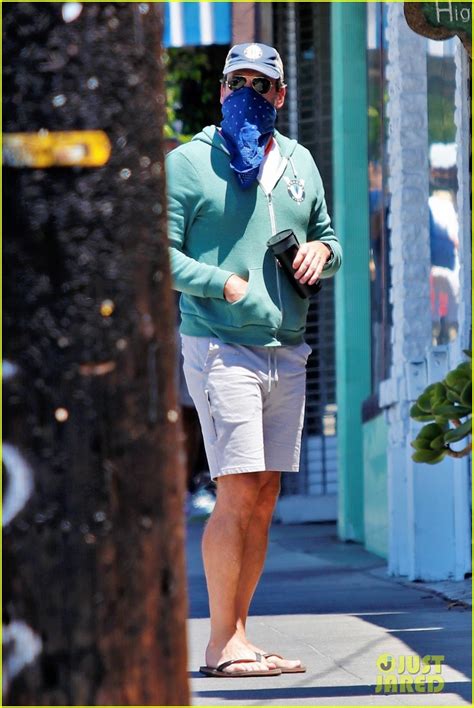 Jon Hamm Covers Up His Face While Grabbing Lunch In La Photo 4470436 Jon Hamm Pictures Just