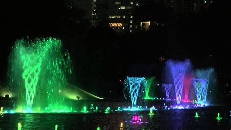 Lake Symphony Water Fountain Light Show Kuala Lumpur Petronas Towers
