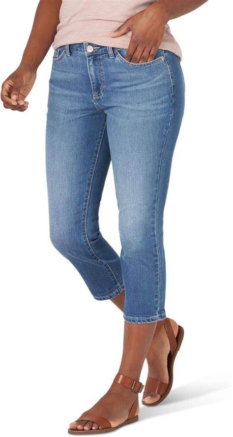 Lee Womens Legendary Regular Fit Mid Rise Capri Jean Infinity 14