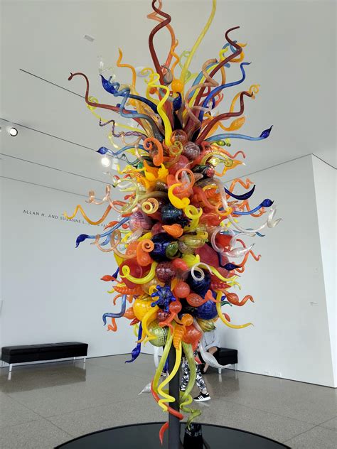 Check Out This Glass Sculpture By Dale Chihuly At The Milwaukee Art