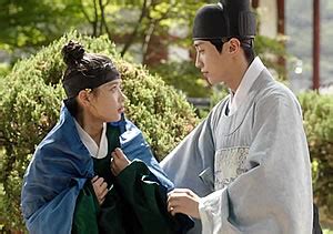 Ra on lives as a boy named sam nom in the capital, getting paid to help unrequited lovers find their path towards each other. Campus Connection: "Moonlight Drawn by Clouds" aka "Love ...