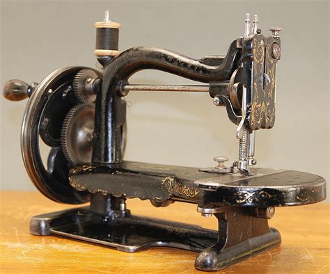 Extremely RARE Antique Canadian Sewing Machine 034 Raymond Household ...