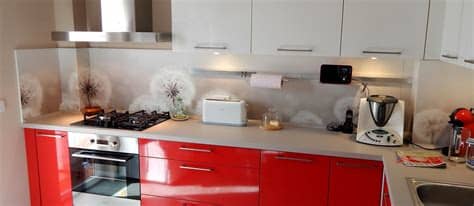 Cocina minimalista en color blanco con piedra oscura. Muebles de cocina modelo NEO - cocinasalemanas.com