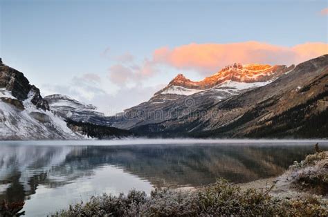 Bow Lake Sunrise Banff National Park Stock Image Image Of Lake