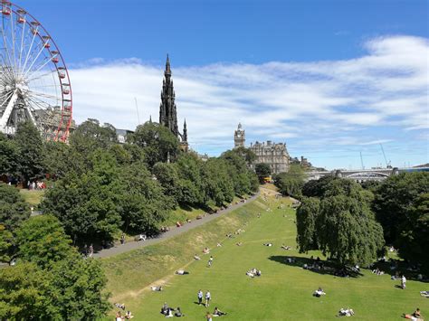 Edinburgh The Capital Of Scotland In Your Pocket