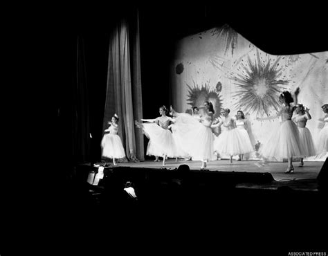 24 Amazing Photographs Of Burlesque Dancers In The 1950s ~ Vintage Everyday