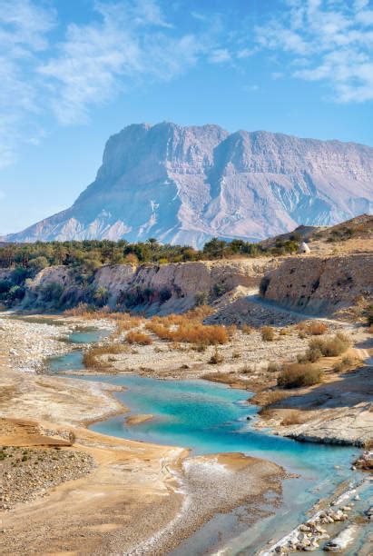 Kann man in einer kultur, die von normen, einem überangebot an baustoffen und indu­striellen fertigungsmethoden geprägt ist, noch einfach bauen? Iran Landschaft - Bilder und Stockfotos - iStock