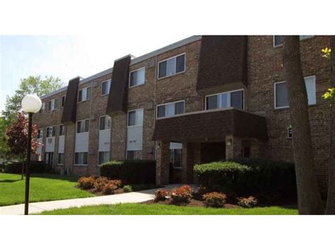 Chicago Landlord Buys Glen Ellyn Apartment Complex For 32 Million