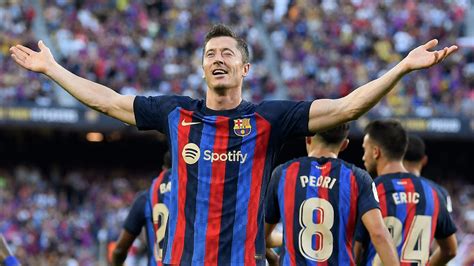 Lewandowski Nets Another Brace As Barcelona Ease To 4 0 Victory Over Real Valladolid