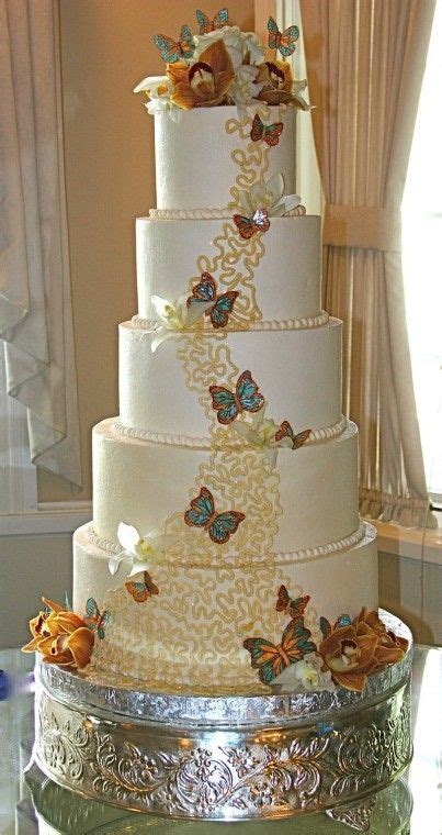 Torte Nuziali Con Le Farfalle Foto Donna Nanopress Romantic Wedding Cake Modern Wedding
