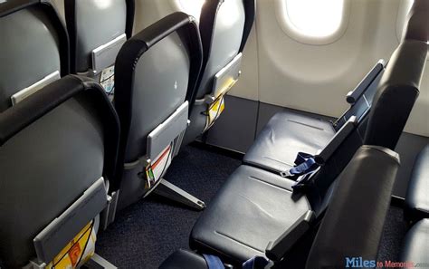 Inside Spirit Airlines Reviews Limited Leg Space And Uncomfortable Seats Top The Rankings