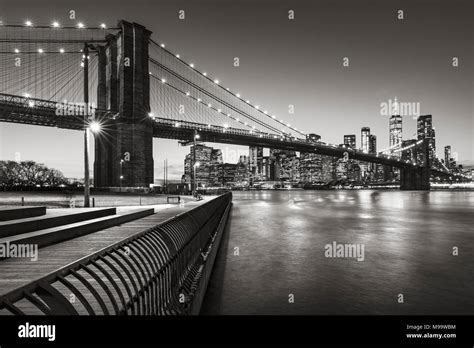 Brooklyn Bridge Park Boardwalk In Evening With The Skyscrapers Of Lower