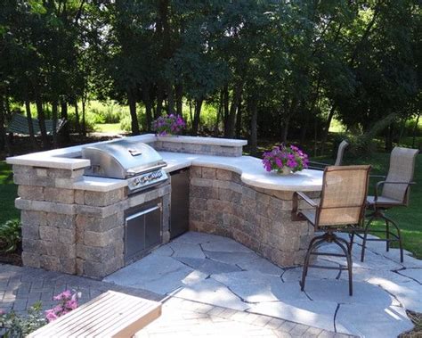 This guide from the home depot will offer a few backyard patio design ideas and outdoor patio no matter its size, your backyard patio can be the ideal spot for a private outdoor retreat. DIY Tips For Cleaning Your BBQ Grill This Summer | Patio ...