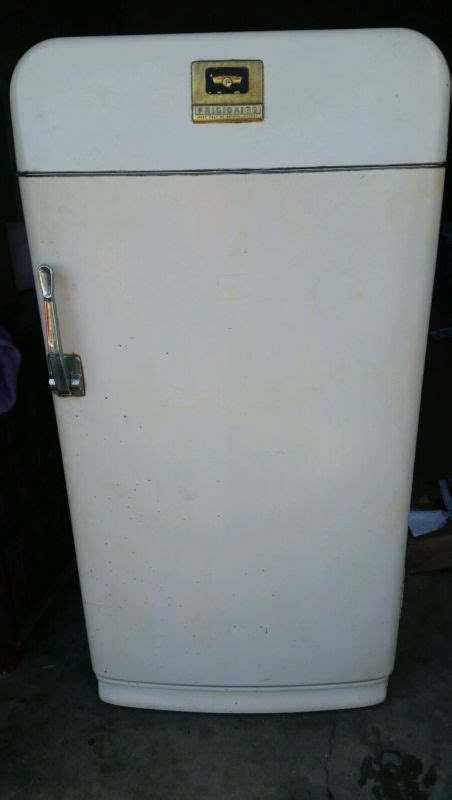 General motors made fridge, not sure if it works or not it's a little dirty but in nice shape needs some restoration and new plastic inside. Vintage Rare Retro 1952 Frigidaire / GM Refrigerator ...