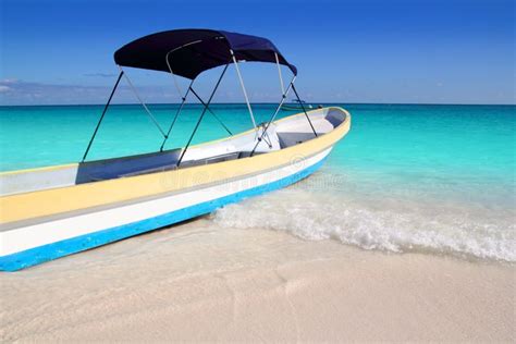Boat Tropical Beach Caribbean Turquoise Sea Stock Image Image Of
