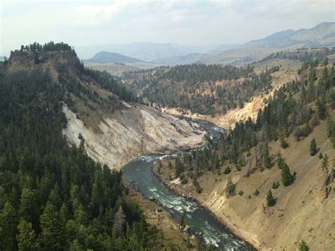 River Valley Flowing Through Yellowstone National Park HD ...