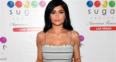 Kylie Jenner Opens Up About How She Got Her Leg Scar Kylie Jenner Just Jared Celebrity News