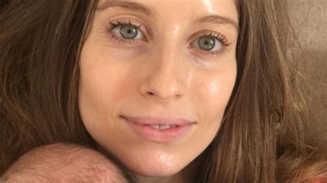Cathy hummels macht yoga mit sohn ludwig: Cathy Hummels: Söhnchen Ludwig kriegt süße schwarze Haare ...