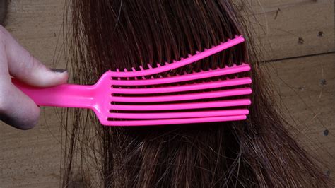 The 11 best brushes for your hair type. Why Women are Using Horse Brushes for Their Curly Hair