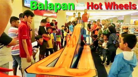 Upcoming for the collectors mooneyes diecast collector. Balapan Hot Wheels di Toys City Q Mall Banjarbaru - YouTube