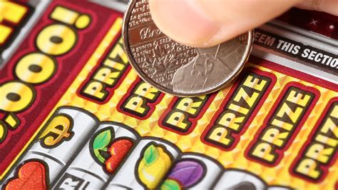 Une femme accepte de payer pour le mauvais billet de loterie et gagne 5 ...