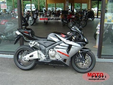 Clever rear system mounts the honda cbr600rr shock in the swingarm like a motogp bike. Honda CBR 600 RR 2005 Specs and Photos