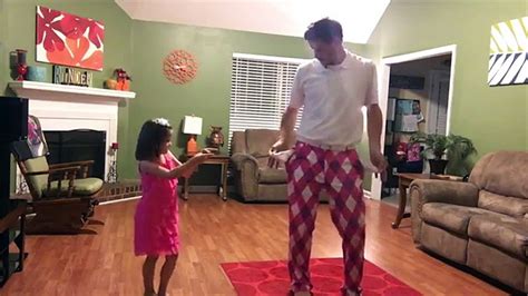 El Baile De Una Niña Junto A Su Padre Se Volvió Viral En Las Redes