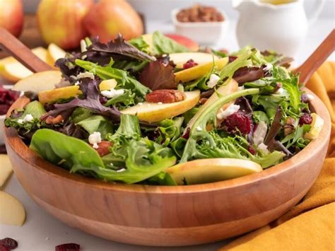 Autumn Apple And Pecan Salad Foodtalk