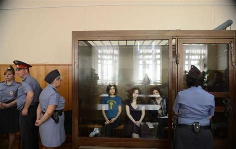 Russie Une Pussy Riot Dénonce Un Procès Stalinien Jugement Rendu Le 17 Août