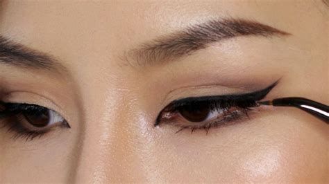 Perfect Winged Eyeliner Tutorial Tina Yong