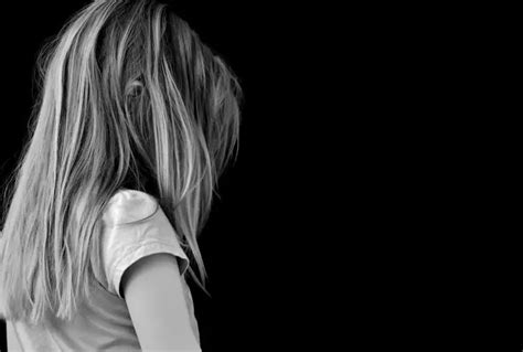 REVISTA CONEXÃO Abuso sexual infantil como identificar prevenir e