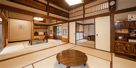 万年筆画家・絵本作家｜salty frog design studio代表｜著作『墓の中にはなにもない』two virgins｜『明日死ぬかもしれないから今お伝えします』kadokawa ｜『万年筆ラクガキ講座』エ. 三鷹市｜星と森と絵本の家