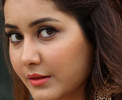 Telugu Actress Rashi Khanna Face Close Up Photos Gallery Noshwind