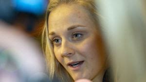 Men nu berättar hennes tränare att det kan bli internationell bild: Ingen Stina Nilsson i skidskyttepremiären i Kontiolax ...