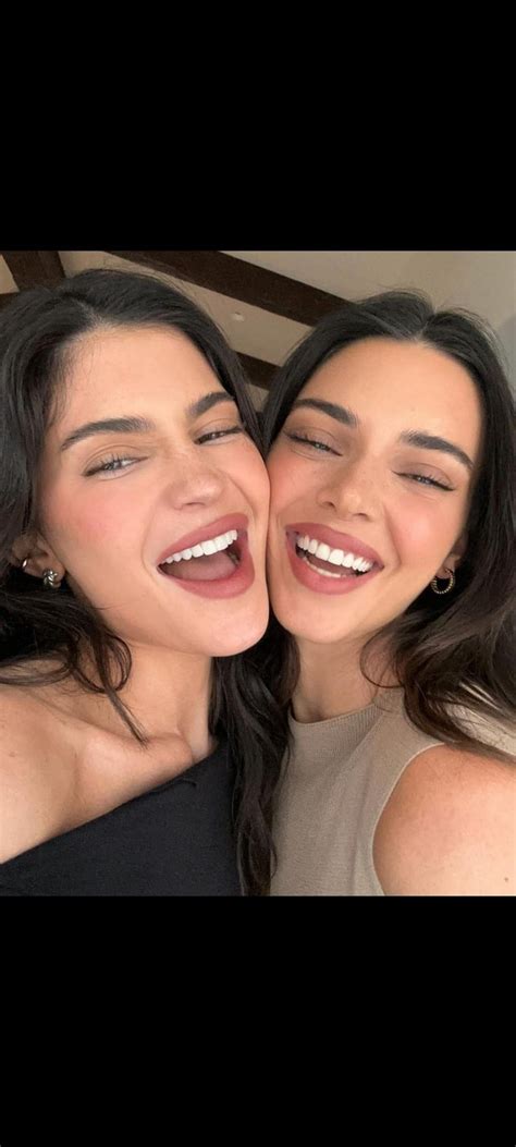 Kylie And Kendall Jenner Rcelebritytonguemouth