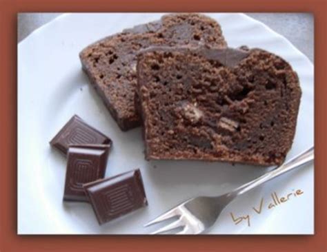 Gefüllt wird die box mit allen süßigkeiten aus deinen träumen. Schokoladenkuchen mit Kitkat - Rezept mit Bild - kochbar.de