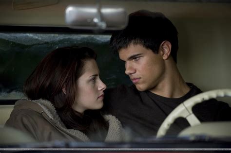 New Picture From New Moon: Kristen Stewart and Taylor ...