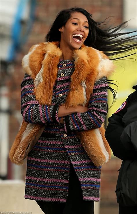 Jessica White Gives A Big Wave As She Models On A New York Water Taxi
