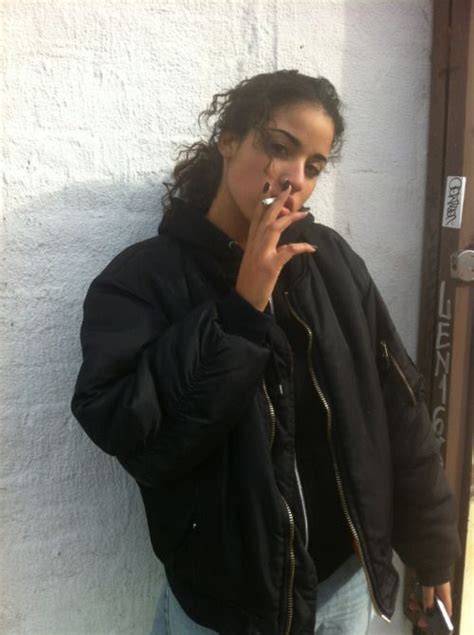 Look Hip Hop Looks Style My Style Sr1 Girl Smoking Smoking Kills