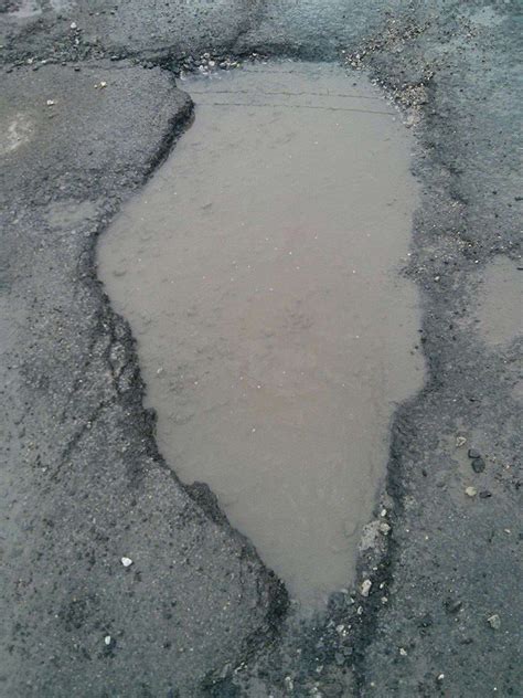 This Nyc Pothole That Looks Like The State Of Illinois Beach Outdoor