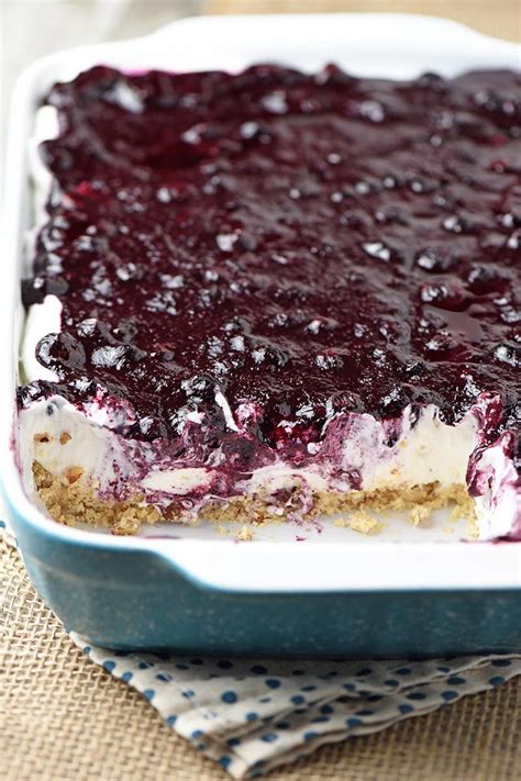 Make The Most Delicious No Bake Blueberry Dessert With A Dreamy Cream