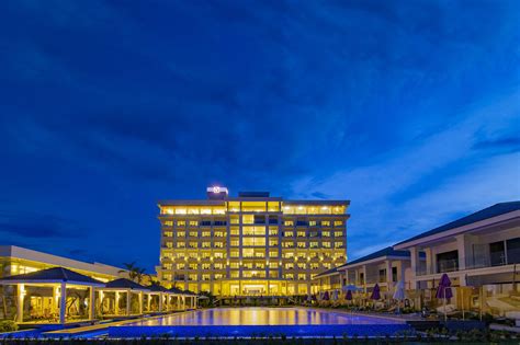 Gold coast hotel resort & spa is a luxurious resort with spa treatments combined, providing a comfortable living space with therapies to soothe your mind, relax your body, as well as refresh your soul. GOLD COAST HOTEL RESORT & SPA - Quảng Bình Travel