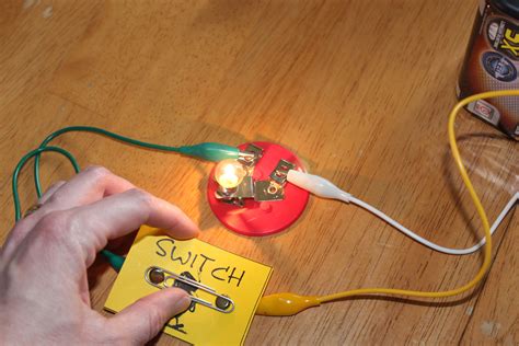 Simple Electric Circuits For Students