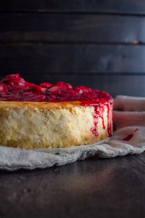This low carb cheesecake recipe is so easy to make and is one of the best keto dessert recipes you'll ever try. NYC Style Keto Cheesecake Recipe - Broke foodies