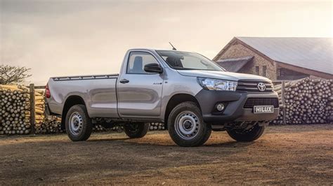 Prices And Specifications For Toyota Hilux Sc Glx 27l 4x4 Gas 2021 In