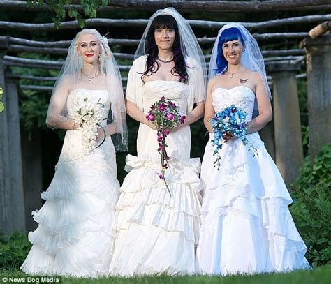 World S First Married Lesbian Throuple Are Expecting A Baby Opposing Views